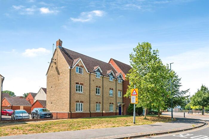 2 Bedroom Apartment For Sale In Aquarius Court, Swindon, SN25