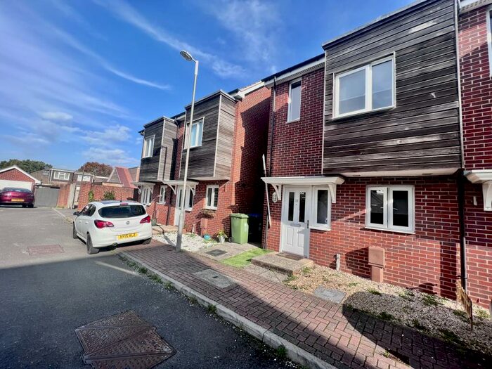 3 Bedroom Town House To Rent In Old School Close, Southampton, SO19