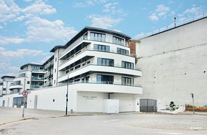 1 Bedroom Apartment To Rent In Beach Drive, Ramsgate, CT11