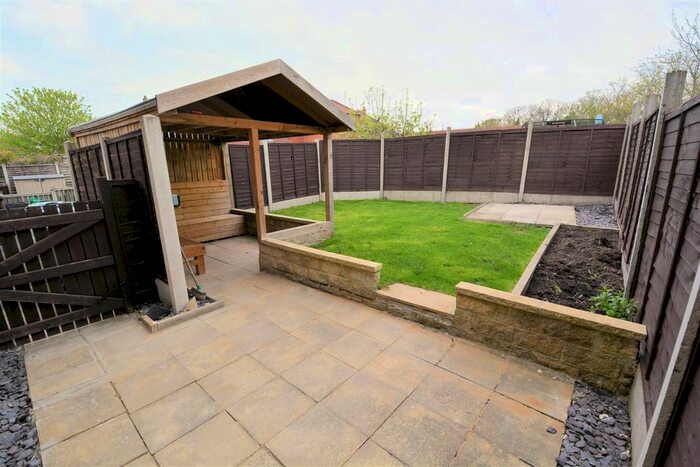 2 Bedroom Semi-detached House For Sale In Kelcbar Way, Tadcaster, LS24