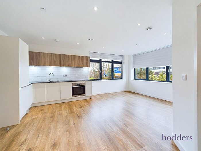 2 Bedroom Flat To Rent In London Road, Staines-Upon-Thames, Surrey, TW18