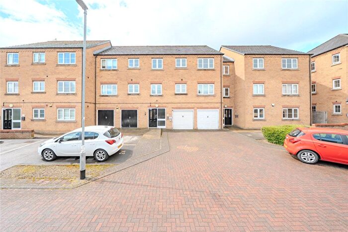 2 Bedroom Flat For Sale In Broadlands Court, Pudsey, West Yorkshire, LS28