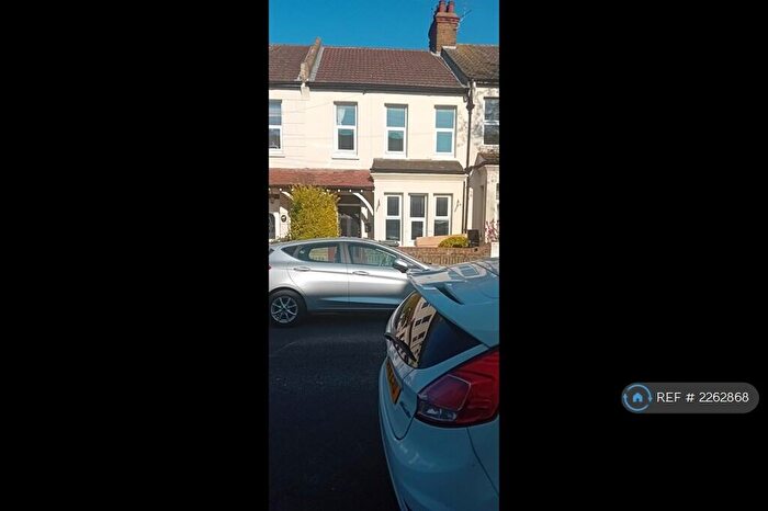 3 Bedroom Terraced House To Rent In Shakespeare Drive, Westcliff-On-Sea, SS0