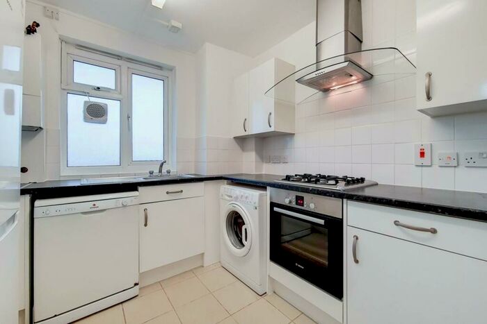 2 Bedroom Flat To Rent In Kent Street, , Hackney, London, E2