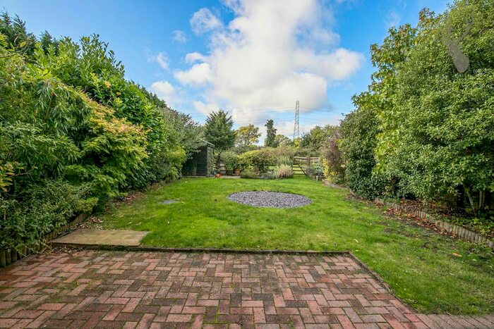 2 Bedroom Barn Conversion To Rent In Bury Lane, Epping, CM16