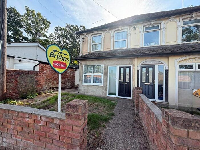 3 Bedroom Semi-Detached House For Sale In Station Road East, Ash Vale, Surrey, GU12