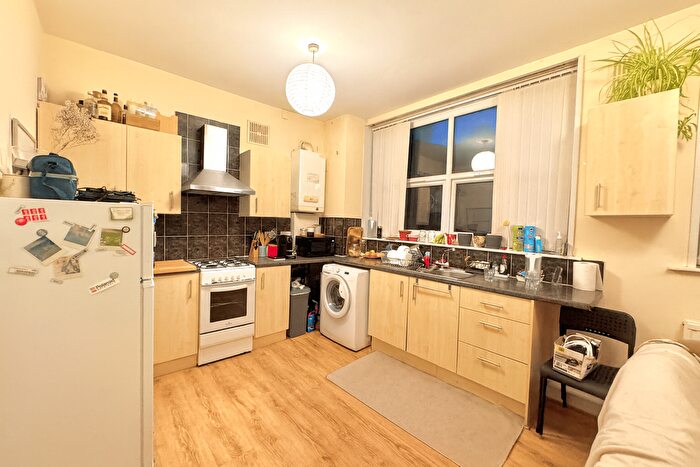 1 Bedroom Flat To Rent In Rounhay Road, Leeds, LS8