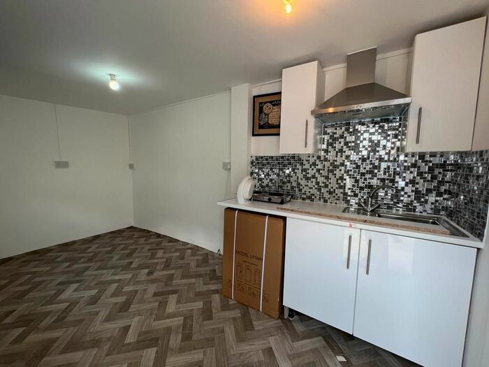 1 Bedroom Studio To Rent In Lansdowne Road, Seven Kings, Ilford, IG3