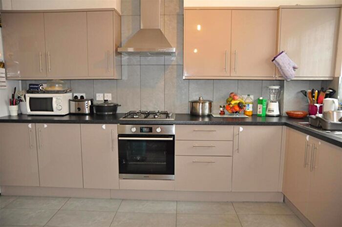 4 Bedroom Semi-Detached House To Rent In Malvern Gardens, Harrow, Middlesex, HA3