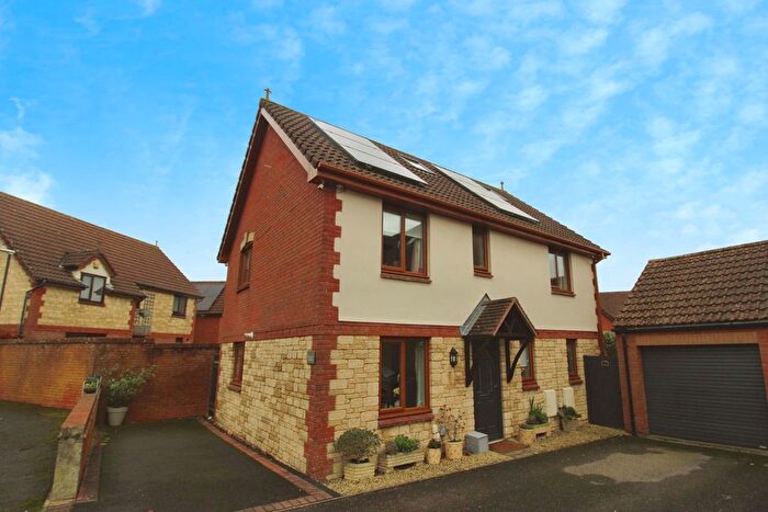 4 Bedroom Detached House For Sale In Highdown Way, Swindon, SN25