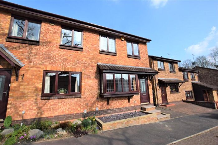 2 Bedroom Semi Detached House To Rent In Hunters Oak, Hemel Hempstead, HP2