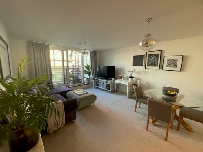 2 Bedroom Apartment To Rent In Ferry Court, Cardiff, CF11