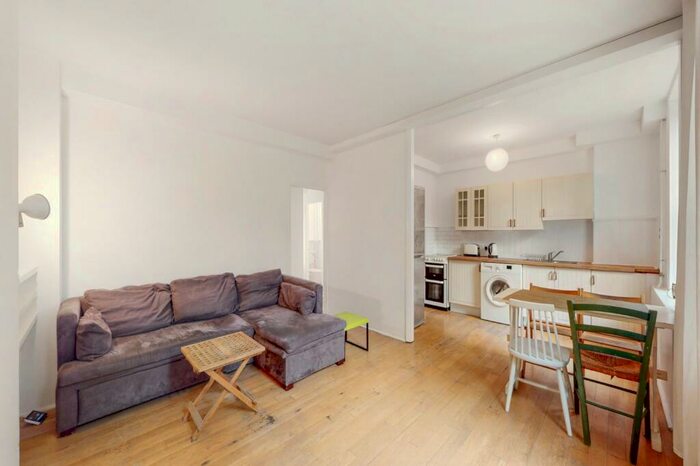 2 Bedroom Apartment To Rent In Penshurst, NW5