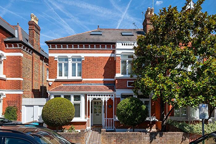 5 Bedroom Semi-Detached House To Rent In Lebanon Park, Twickenham, TW1