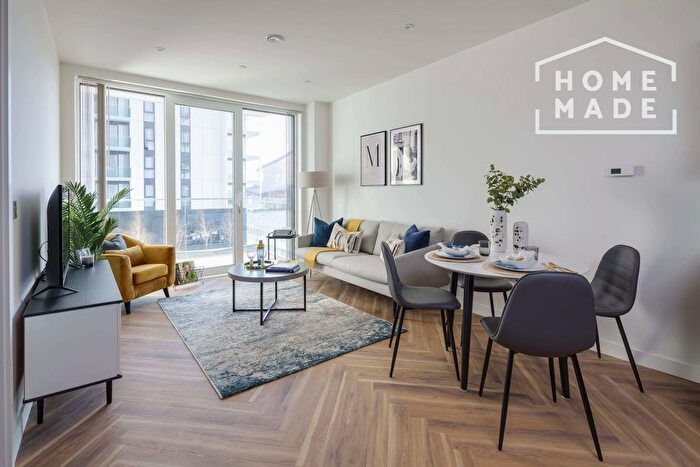 1 Bedroom Flat To Rent In The Green Rooms, M50