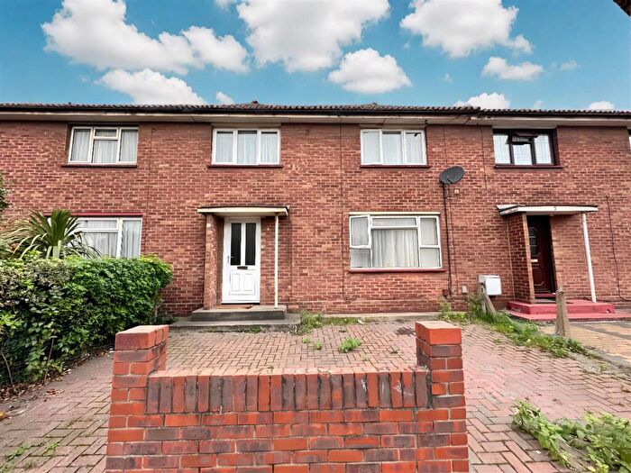 3 Bedroom Terraced House For Sale In Toronto Road, Tilbury, RM18