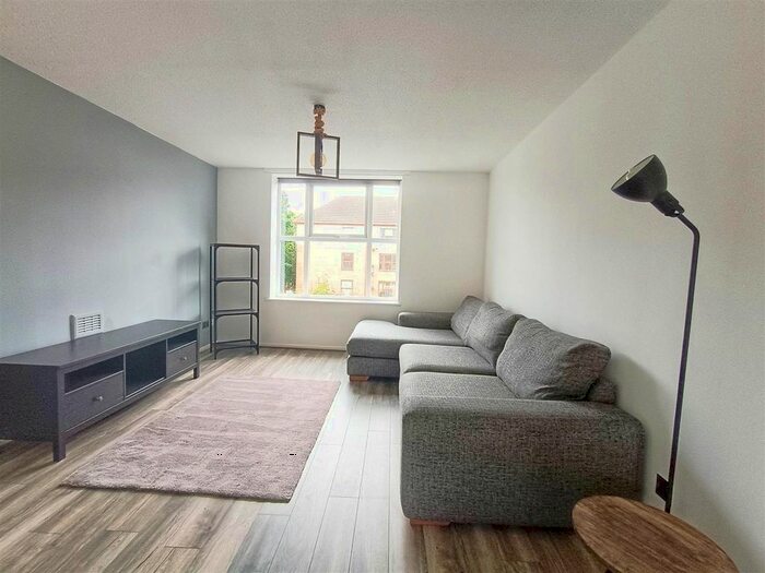 2 Bedroom Flat To Rent In Acorn Court, Toxteth, Liverpool, L8