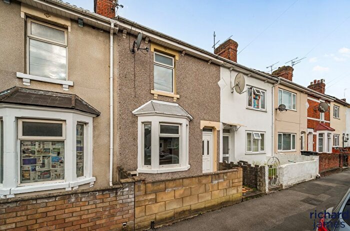 3 Bedroom Terraced House For Sale In Maxwell Street, Swindon, SN1