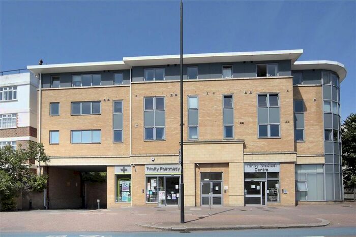 2 Bedroom Flat To Rent In Balham High Road, London, SW17