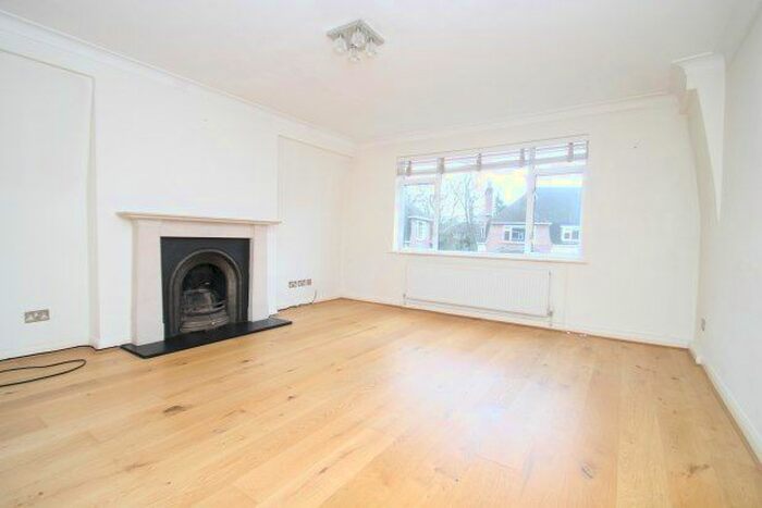 2 Bedroom Flat To Rent In Southend Road, Beckenham, BR3
