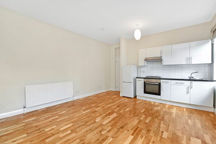 1 Bedroom Flat To Rent In Station Parade, Balham, SW12