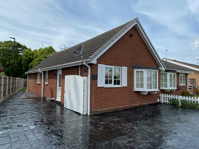 3 Bedroom Bungalow To Rent In Stoops Lane, Bessacarr, DN4