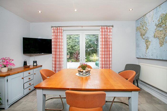 4 Bedroom Detached House For Sale In Barrack Hill, Hythe, CT21