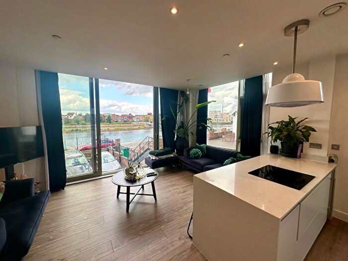 2 Bedroom Apartment To Rent In Pavilion Road, Nottingham, Nottinghamshire, NG2