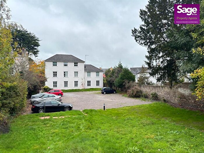 2 Bedroom Flat For Sale In New Market Street, Usk, NP15