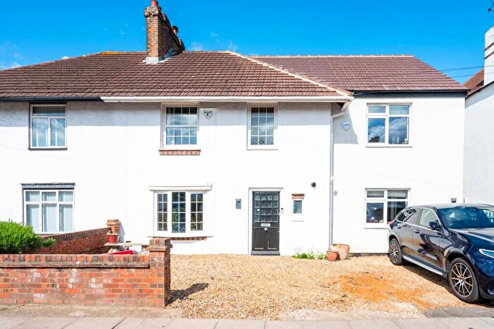 3 Bedroom Terraced House To Rent In Claremont Avenue, Motspur Park, New Malden, KT3