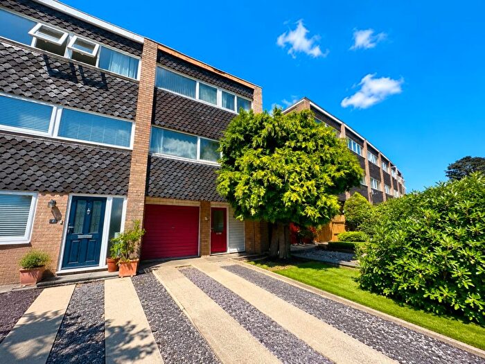 4 Bedroom Terraced House For Sale In Winston Court, Mannings Lane South, Chester, Cheshire, CH2