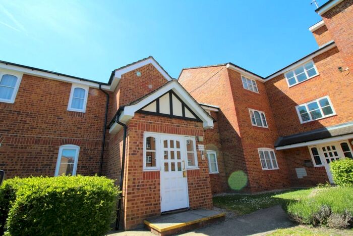 1 Bedroom Flat To Rent In Mullards Close, Mitcham, Surrey CR4