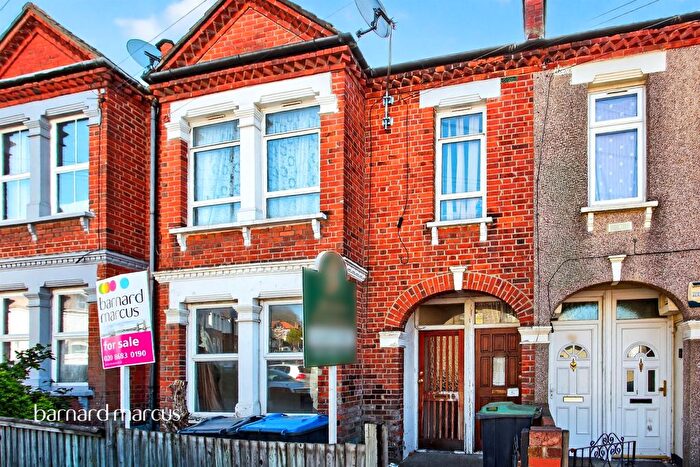 2 Bedroom Flat For Sale In Hythe Road, Thornton Heath, CR7