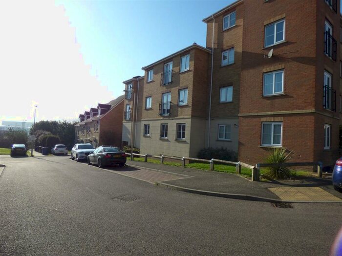 2 Bedroom Apartment To Rent In Ambleside, Purfleet, RM19
