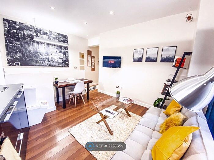 1 Bedroom Flat To Rent In Burt Street, Cardiff, CF10