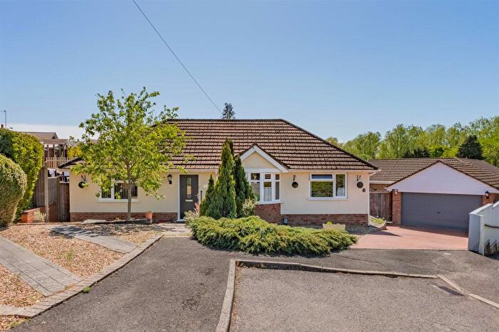 3 Bedroom Detached Bungalow For Sale In , Dene Close, Kettering, NN16