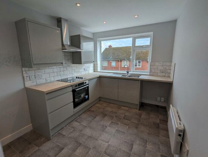 2 Bedroom Apartment To Rent In Wingate Close, Kings Norton, B30