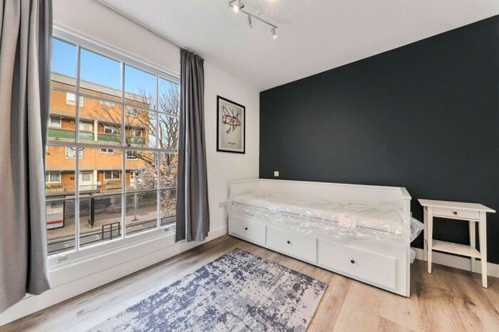 Terraced House To Rent In Bayham Street, Camden, NW1