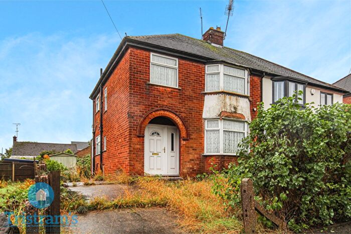 3 Bedroom Semi-Detached House For Sale In Nightingale Avenue, Pleasley, Mansfield, NG19