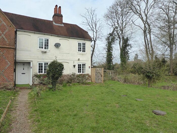 3 Bedroom Cottage To Rent In Basingstoke Road, Spencers Wood, Reading, Berkshire, RG7
