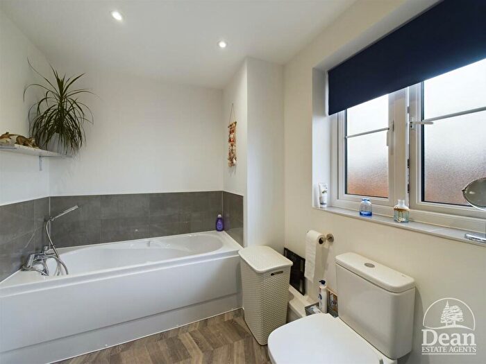 4 Bedroom Detached House For Sale In Starling Road, Ross-On-Wye, HR9