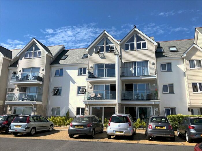 3 Bedroom Flat To Rent In Lynwood Gardens, Alexandra Road, St Austell, Cornwall, PL25