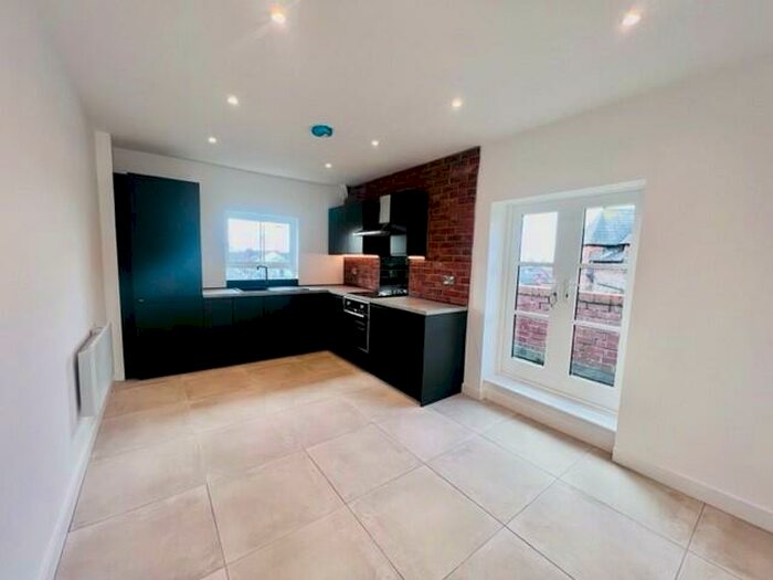 2 Bedroom Apartment To Rent In Railway Road, Urmston, M41