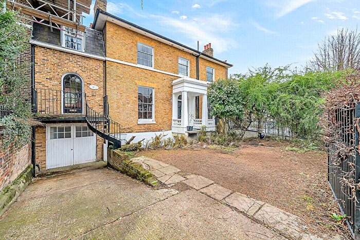 1 Bedroom Flat To Rent In Belmont Hill, Lewisham, SE13