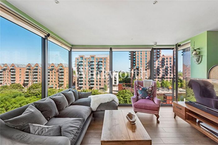 2 Bedroom Flat For Sale In Waterside Way, London, N17
