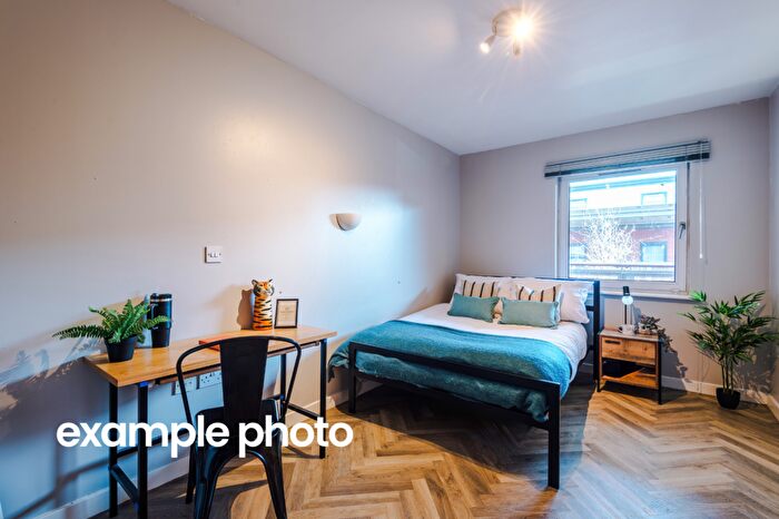2 Bedroom Property To Rent In Flat, Mayfair Court, Manchester, M14