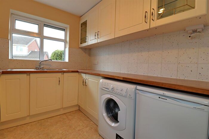 2 Bedroom Detached Bungalow For Sale In Cloverfields, Haslington, CW1