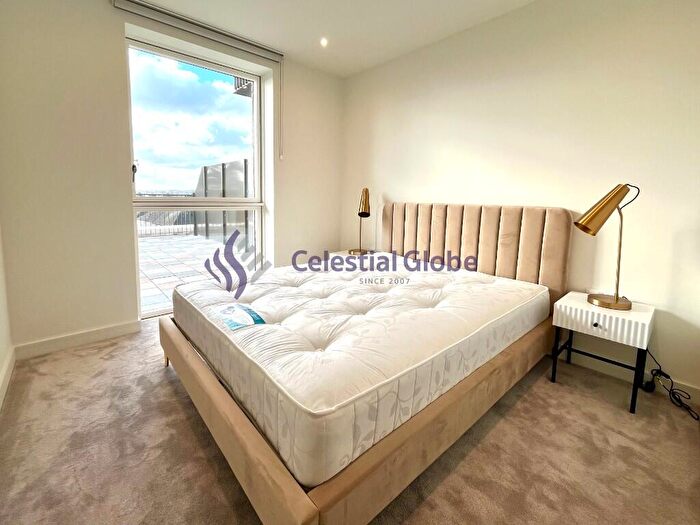 3 Bedroom Flat To Rent In Henshaw Parade, Henshaw Parade, London, NW9