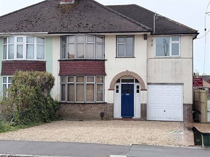 4 Bedroom Property To Rent In Franklynn Road, Haywards Heath, West Sussex, RH16
