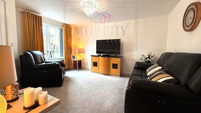 3 Bedroom End Terrace House For Sale In Castle Way, Pontefract, Yorkshire, WF8